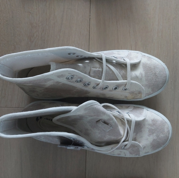 Superga Booties - Picture 1 of 2